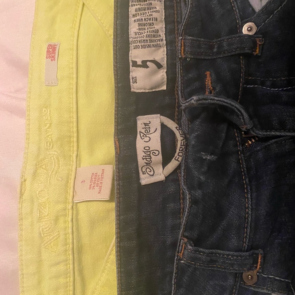 Woman’s Jean bundle - Picture 2 of 5